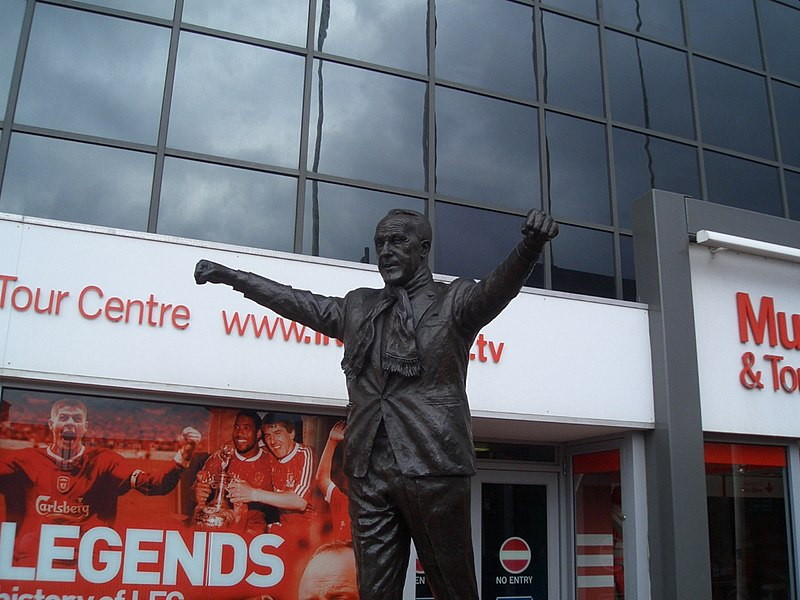 bill shankley statue at anfield kop