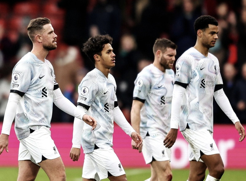 liverpool players disappointed following bournemouth defeat
